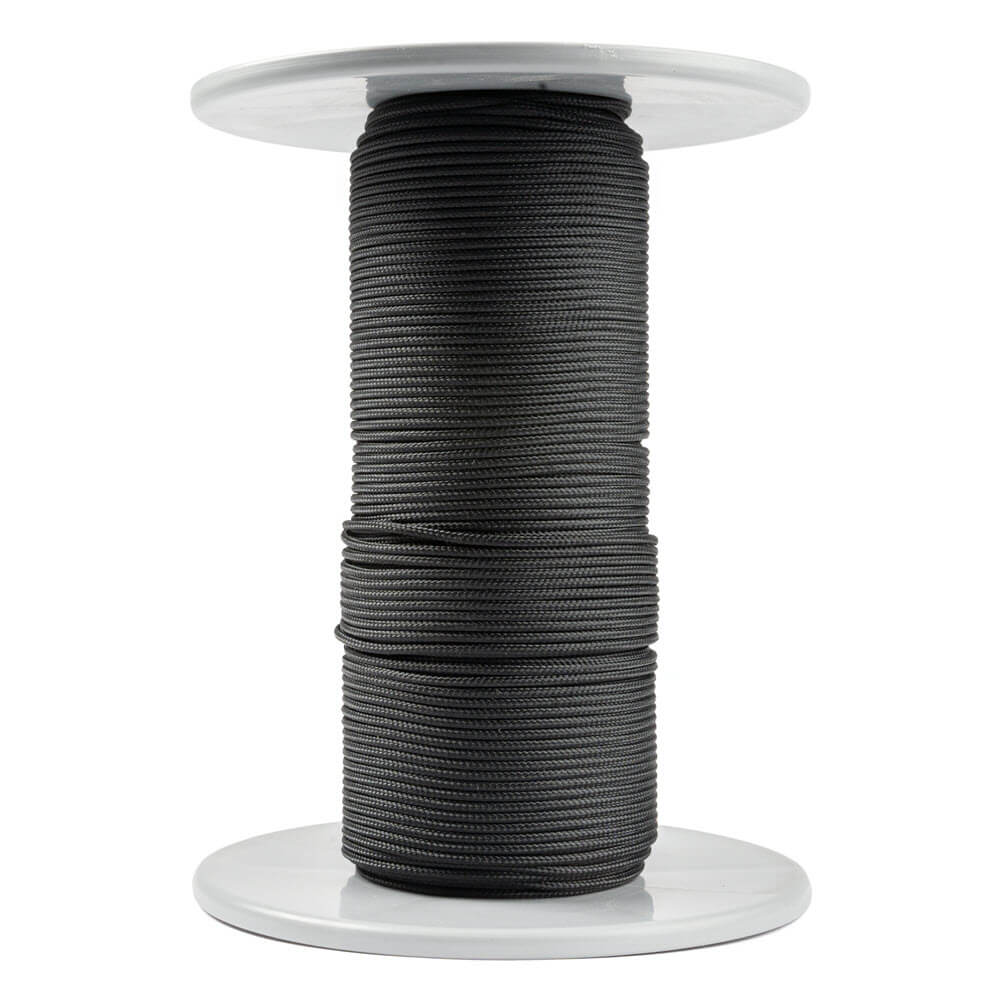 Een rol zwart Kevlar-touw van 2 mm dikte, gemaakt van aramide vezels
