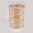 Ficelle de jute 2 brins sur bobine de 0,5 kg, environ 450 mètres, couleur beige naturel, parfaite pour le jardinage ou l’emballage de légumes.